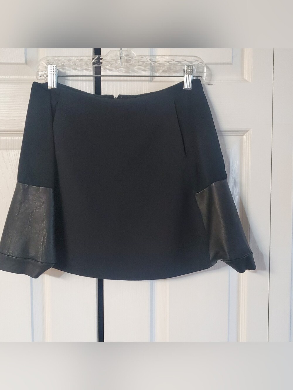 RAG & BONE LAMB LEATHER SIDES. MINI SKIRT BLACK. SZ 4
